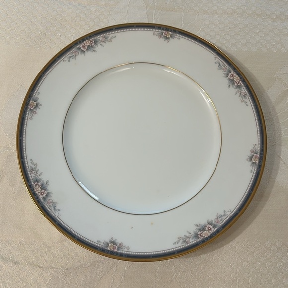 Noritake Ontario China ~ ONE 4-Piece Place Setting - Picture 3 of 11